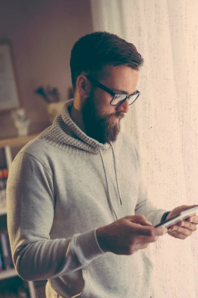Man_On_Phone_800w